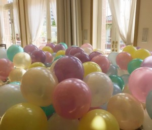 結婚式バルーンリリース準備